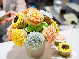 flower cupcake bouquet
